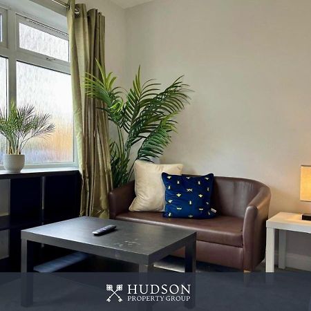 Donnington Apartments - Studio 1 Telford Eksteriør bilde